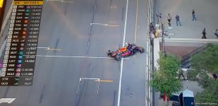 Max Verstappen out of F1 Azerbaijan Grand Prix, following crash (PHOTO)