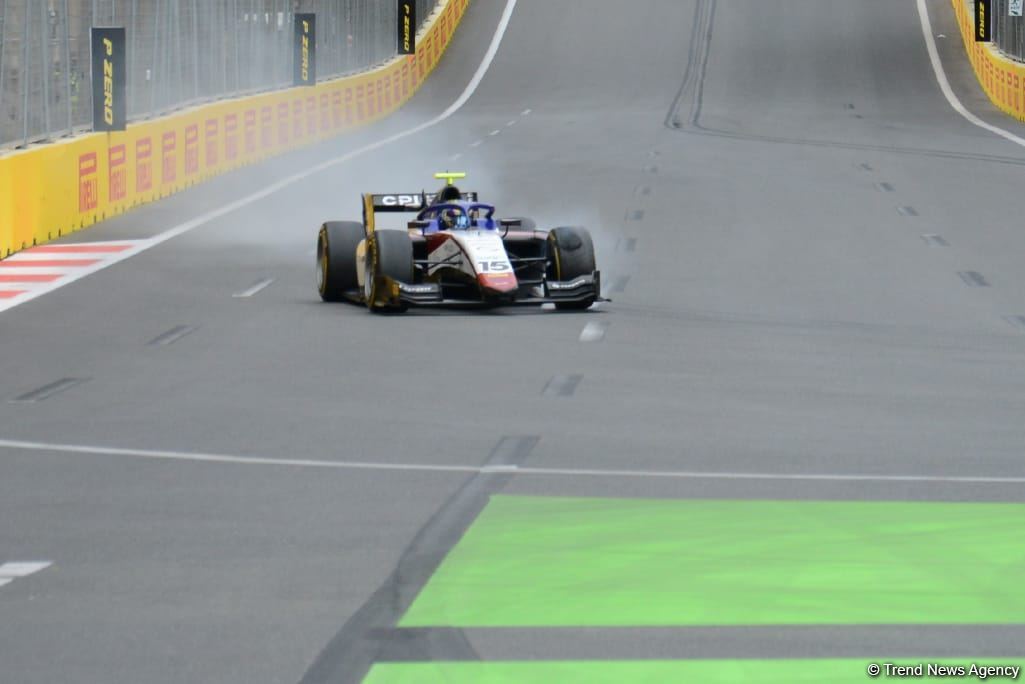 First accident in F2 Sprint Race 3 in Baku
