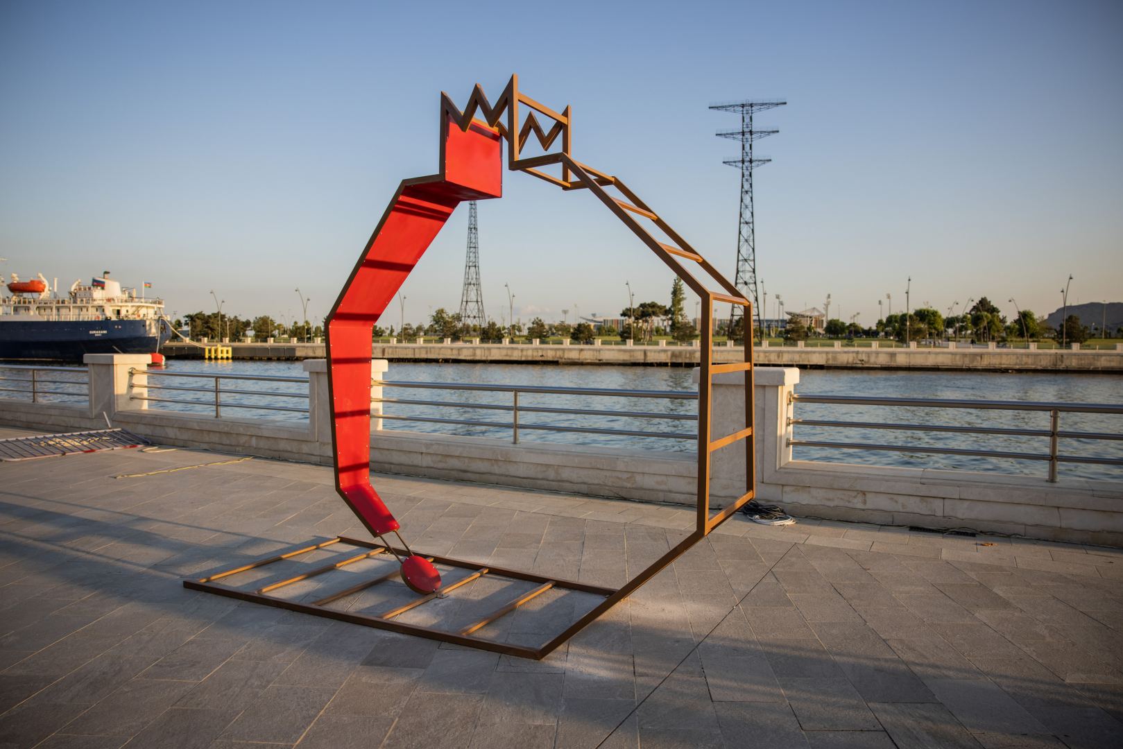 “Reduce, Reuse, Recycle, Respect” exhibition by NARGIS Publishing house is open on the Baku Boulevard (PHOTO/VIDEO)