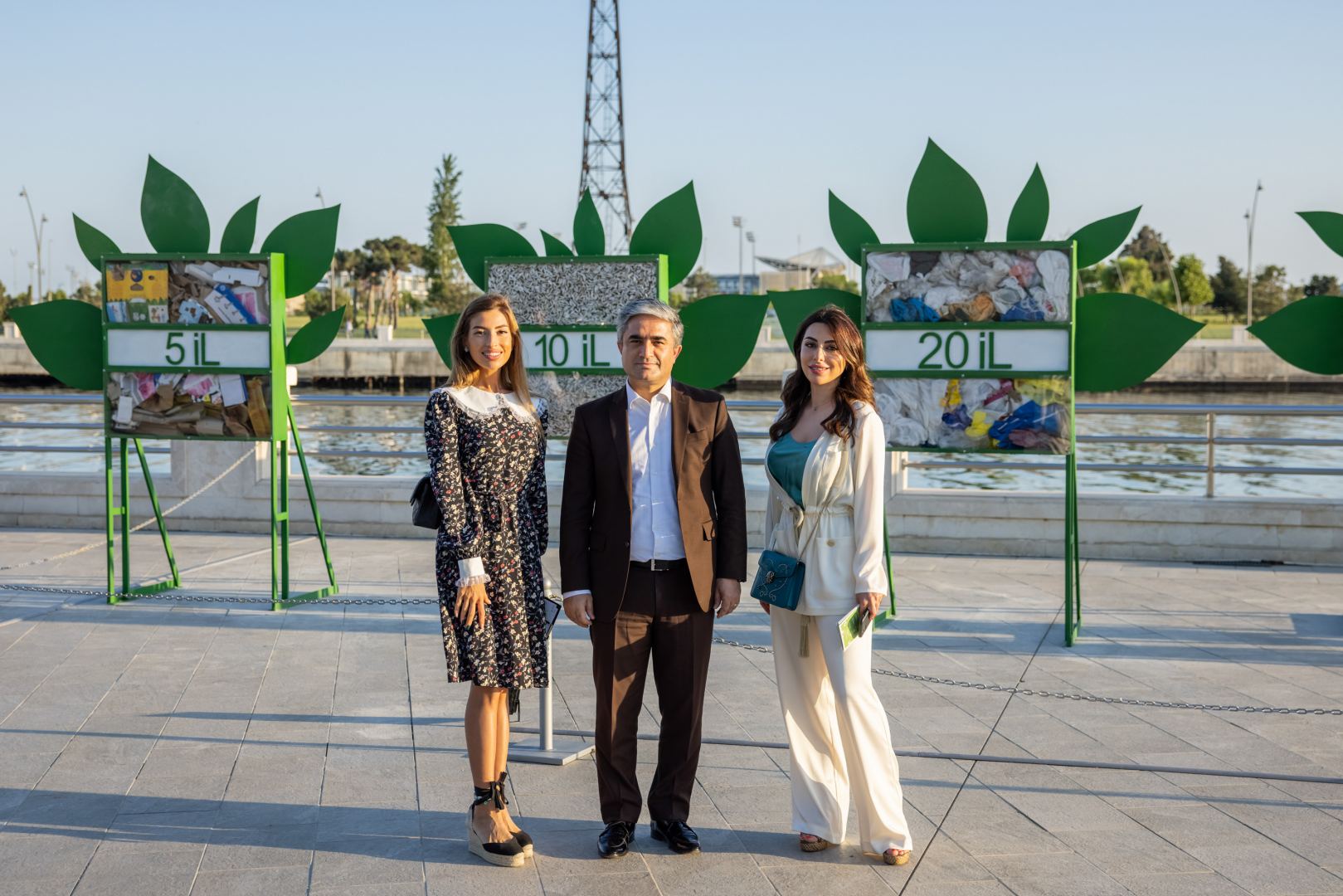 “Reduce, Reuse, Recycle, Respect” exhibition by NARGIS Publishing house is open on the Baku Boulevard (PHOTO/VIDEO)
