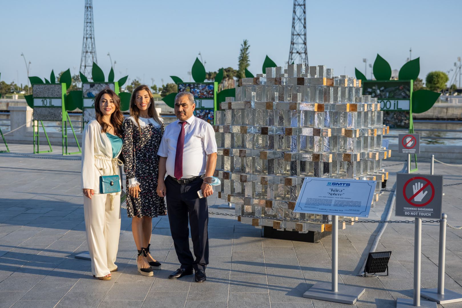 “Reduce, Reuse, Recycle, Respect” exhibition by NARGIS Publishing house is open on the Baku Boulevard (PHOTO/VIDEO)