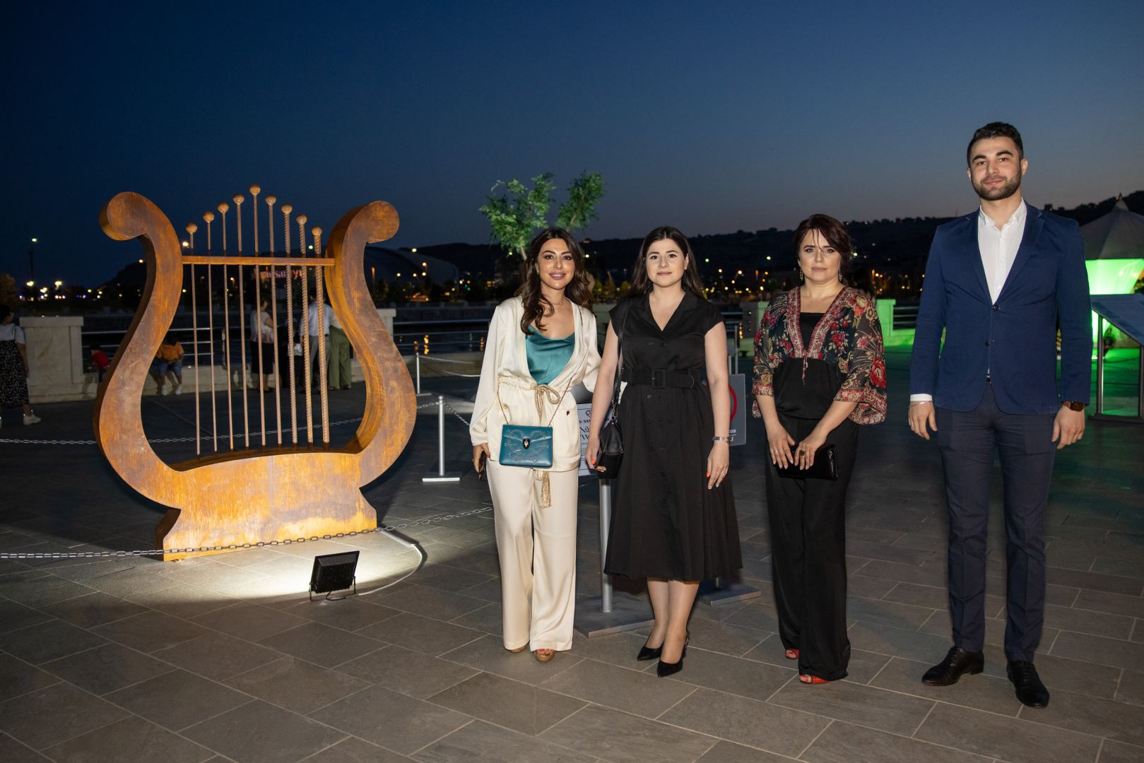 “Reduce, Reuse, Recycle, Respect” exhibition by NARGIS Publishing house is open on the Baku Boulevard (PHOTO/VIDEO)