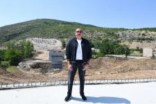 President Aliyev views ongoing work on bridge built over 'Victory Road' to Shusha (PHOTO)