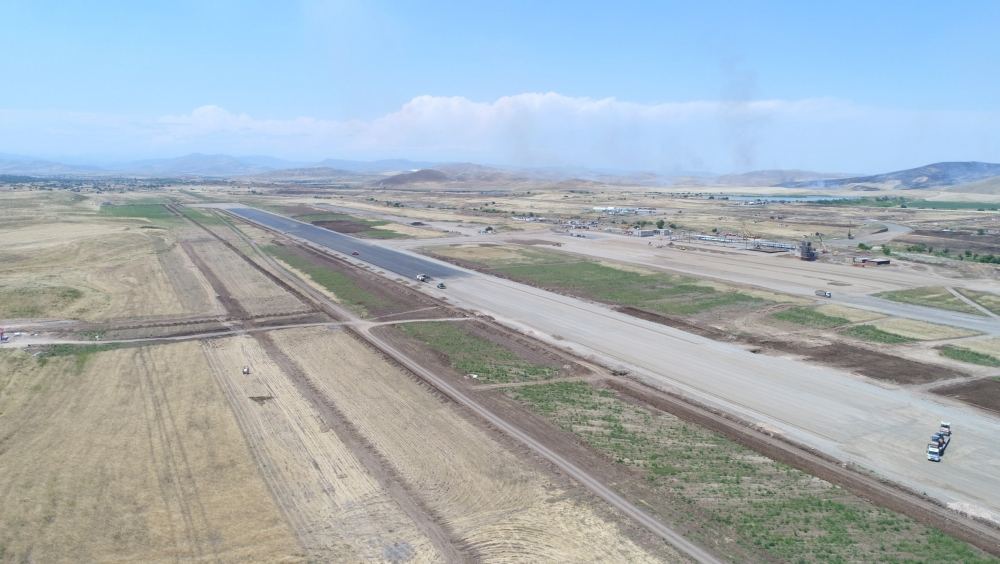 President Ilham Aliyev, First Lady Mehriban Aliyeva arrive in Fuzuli district (PHOTO)