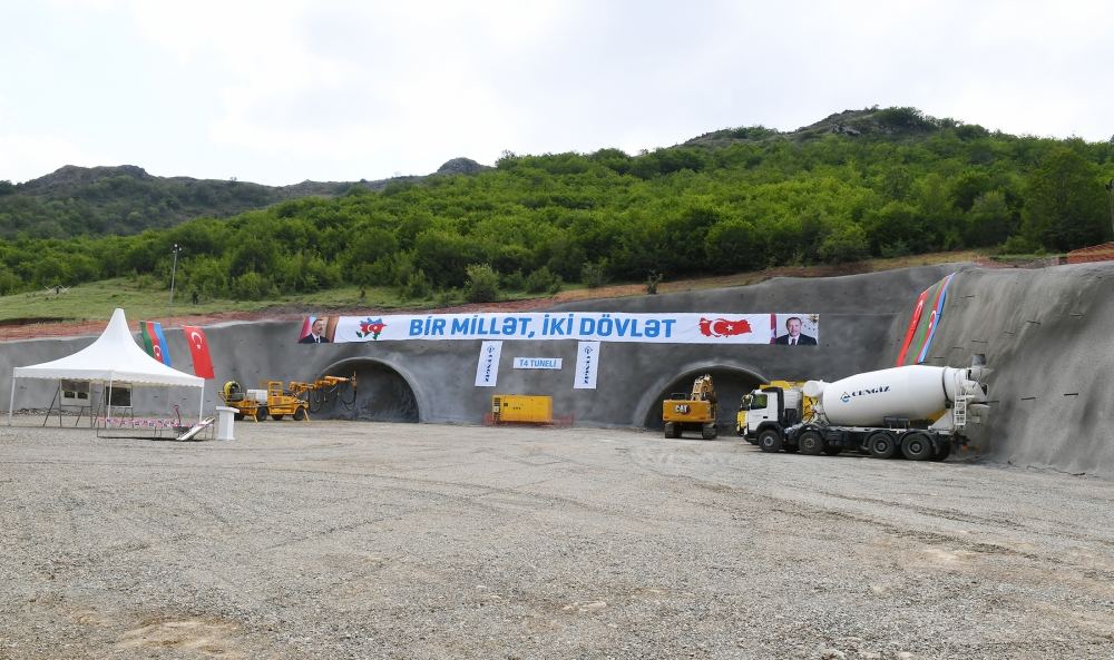 President Ilham Aliyev lays foundation for tunnel on Ahmadbayli-Fuzuli-Shusha highway (PHOTO)