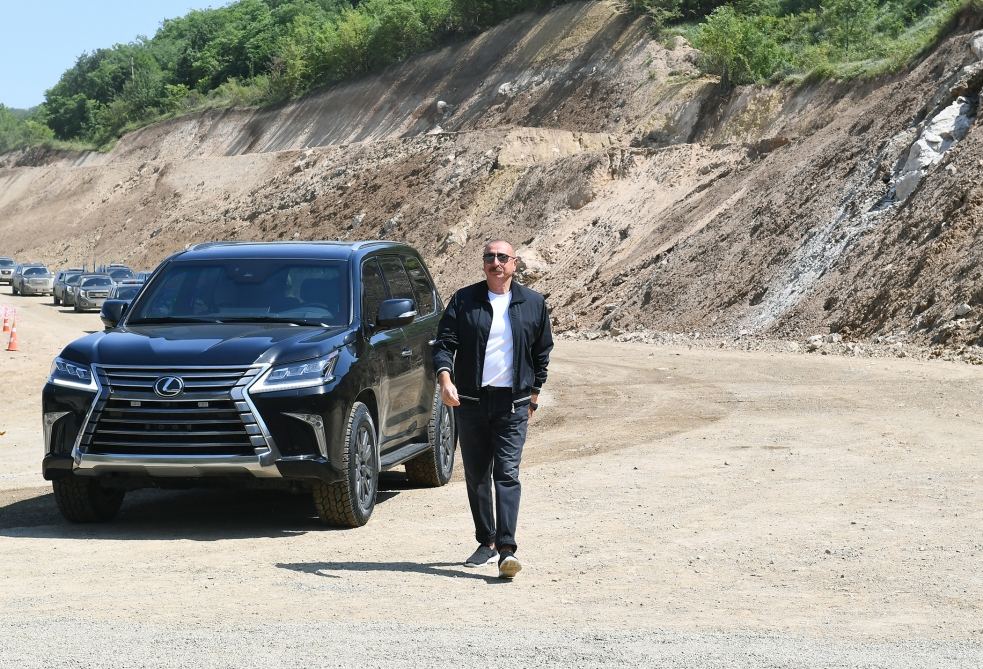 President Aliyev views ongoing work on bridge built over 'Victory Road' to Shusha (PHOTO)
