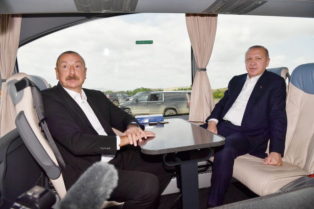Azerbaijani president welcomes Turkish president in Fuzuli district (PHOTO)