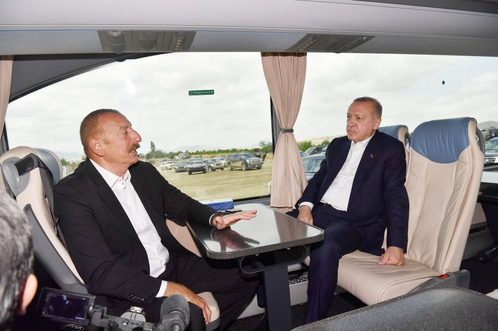 Azerbaijani president welcomes Turkish president in Fuzuli district (PHOTO)