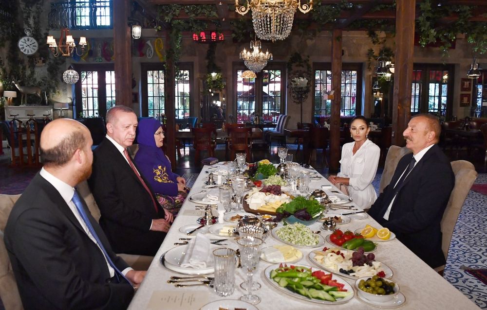 Dinner organized on behalf of President Ilham Aliyev, First Lady Mehriban Aliyeva in honor of President Erdogan, his wife (PHOTO)