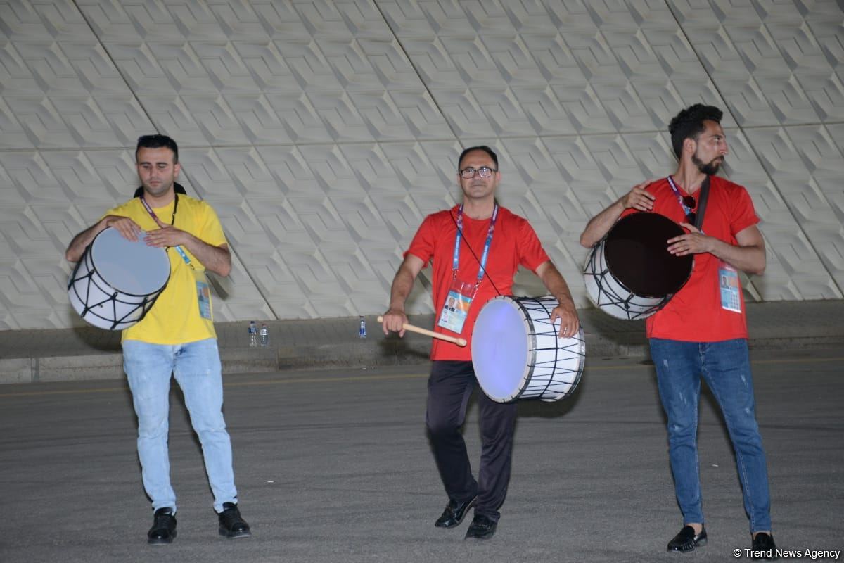 Fans preparing to watch Turkey vs Wales football match at Baku Olympic Stadium (PHOTO)