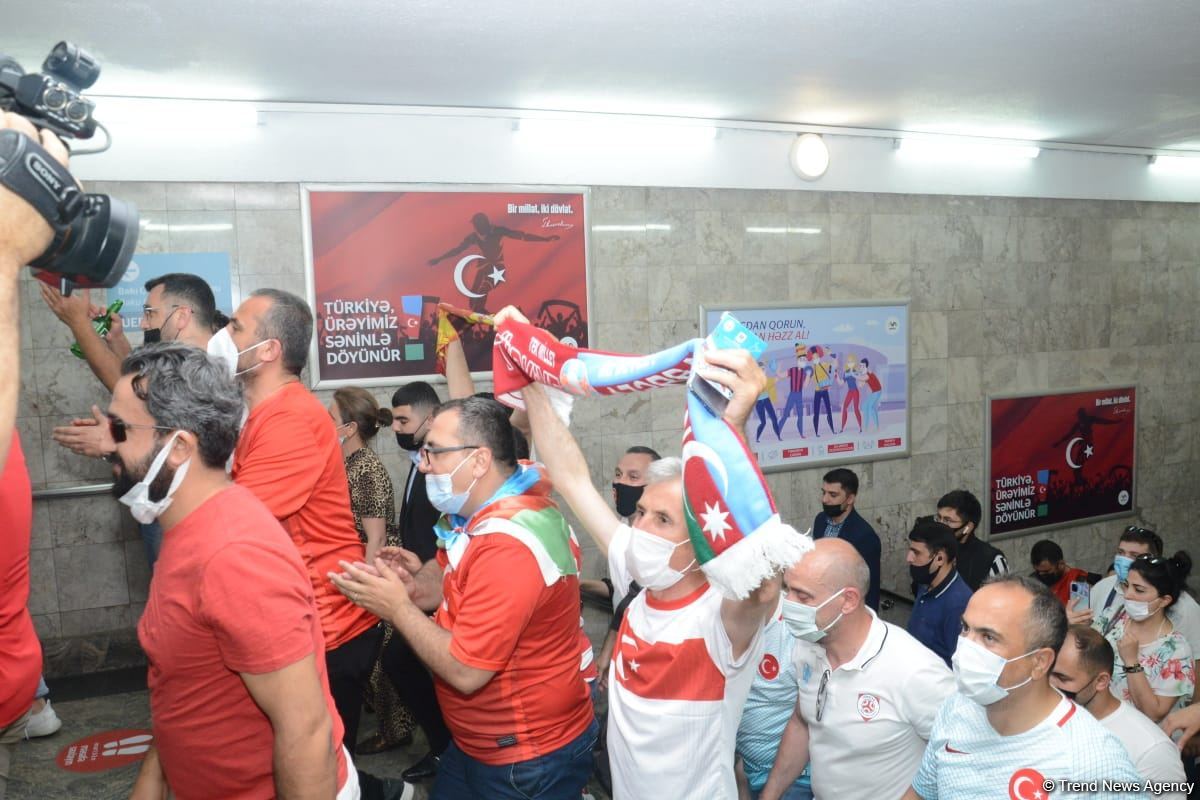 Fans preparing to watch Turkey vs Wales football match at Baku Olympic Stadium (PHOTO)