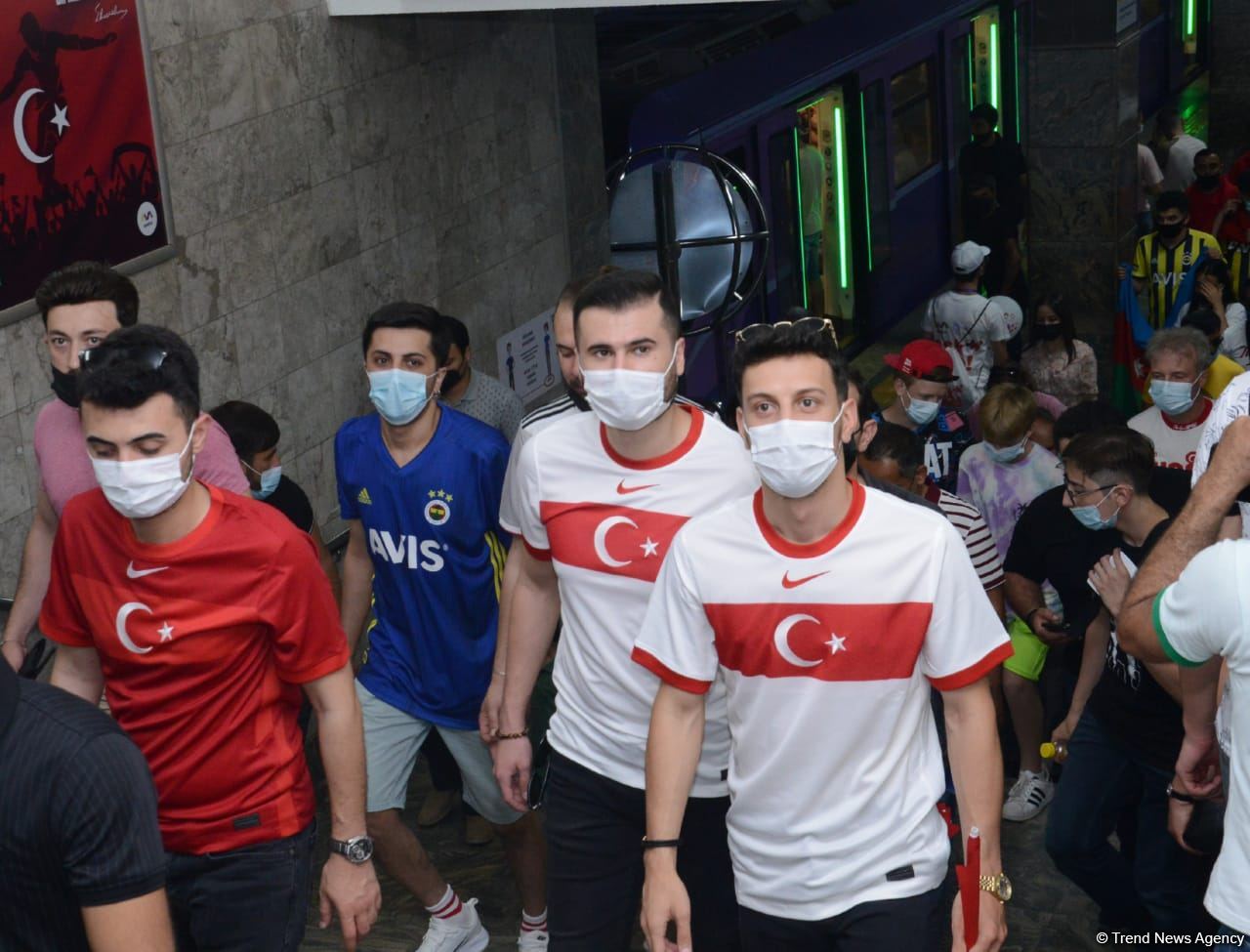 Fans preparing to watch Turkey vs Wales football match at Baku Olympic Stadium (PHOTO)