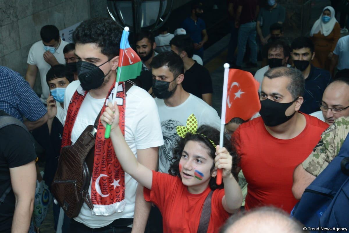 Fans preparing to watch Turkey vs Wales football match at Baku Olympic Stadium (PHOTO)