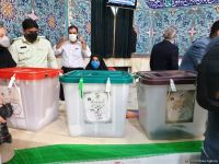 President and parliament speaker cast vote in presidential election (PHOTO)