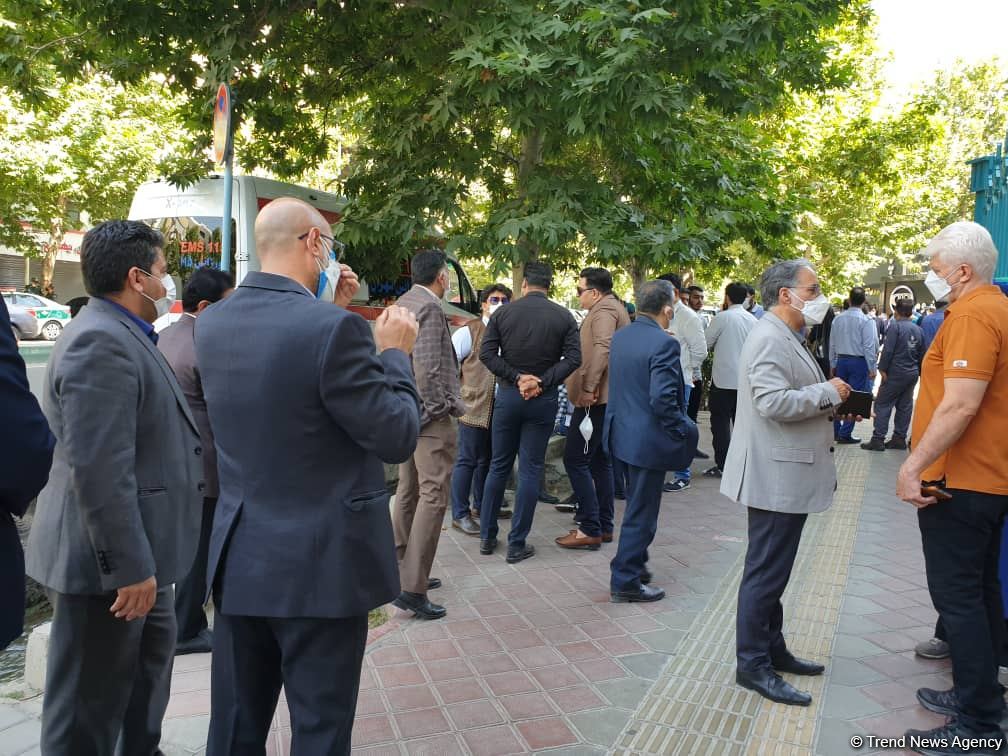 President and parliament speaker cast vote in presidential election (PHOTO)
