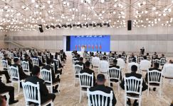 President Ilham Aliyev meets with leadership and a group of military personnel of Azerbaijani Army on Armed Forces Day (PHOTO)