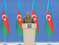 President Ilham Aliyev meets with leadership and a group of military personnel of Azerbaijani Army on Armed Forces Day (PHOTO)