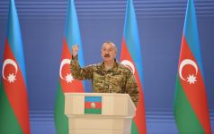 President Ilham Aliyev meets with leadership and a group of military personnel of Azerbaijani Army on Armed Forces Day (PHOTO)