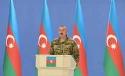 President Ilham Aliyev meets with leadership and a group of military personnel of Azerbaijani Army on Armed Forces Day (PHOTO)