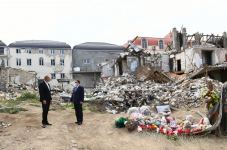 Azerbaijani president views consequences of Armenia's missile attacks in Ganja (PHOTO)