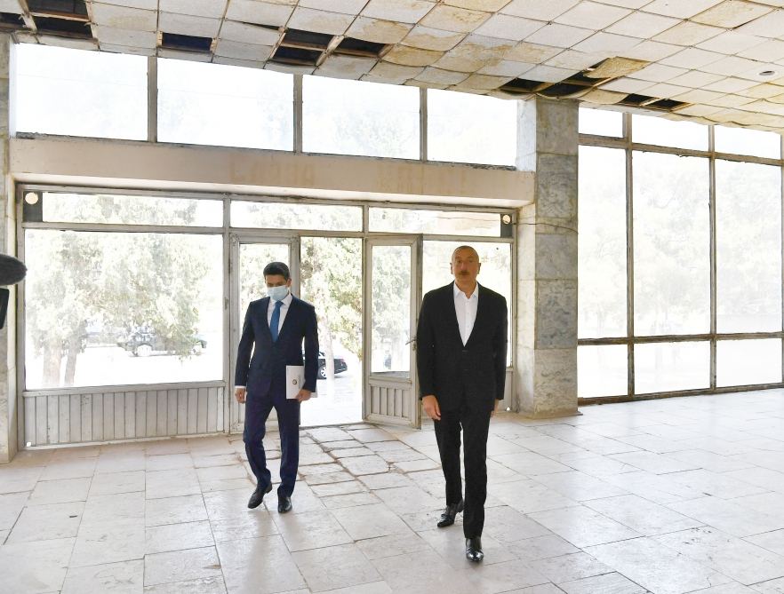 President Ilham Aliyev views Naftalan City Airport (PHOTO)