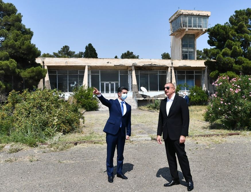 President Ilham Aliyev views Naftalan City Airport (PHOTO)