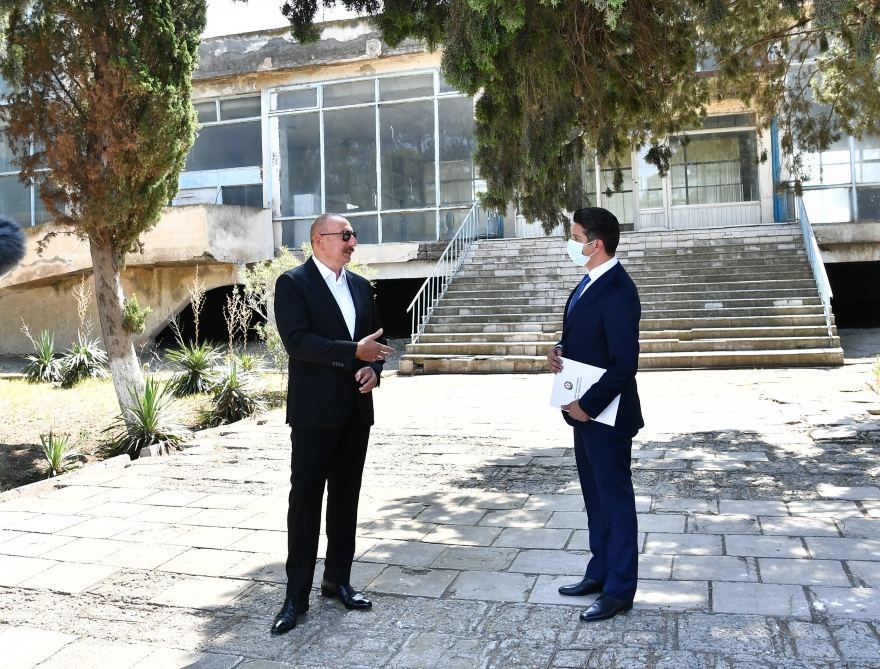 President Ilham Aliyev views Naftalan City Airport (PHOTO)
