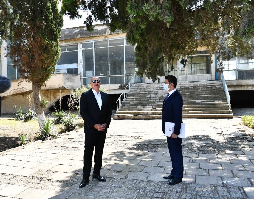 President Ilham Aliyev views Naftalan City Airport (PHOTO)