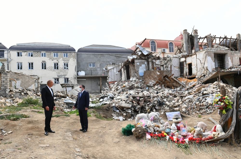 Azerbaijani president views consequences of Armenia's missile attacks in Ganja (PHOTO)