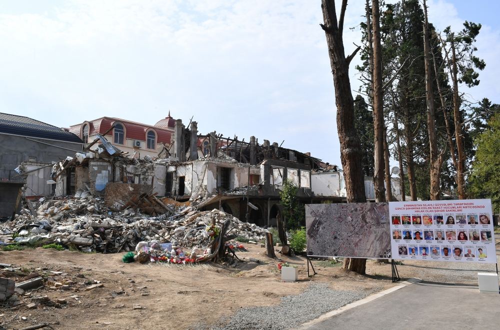 Azerbaijani president views consequences of Armenia's missile attacks in Ganja (PHOTO)