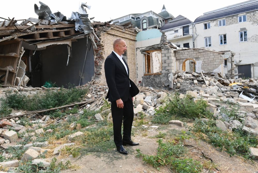 Azerbaijani president views consequences of Armenia's missile attacks in Ganja (PHOTO)