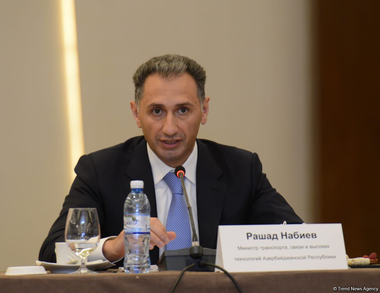 Azerbaijani minister highlights strategies of creating concept of 'smart' cities, villages