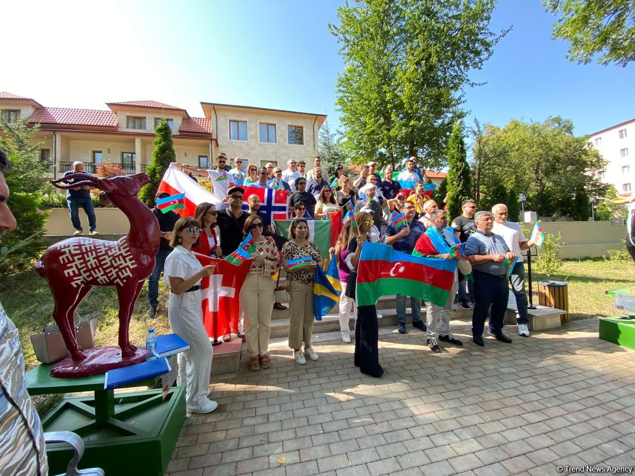 Azerbaijanis living abroad arrive in Shusha (PHOTO)
