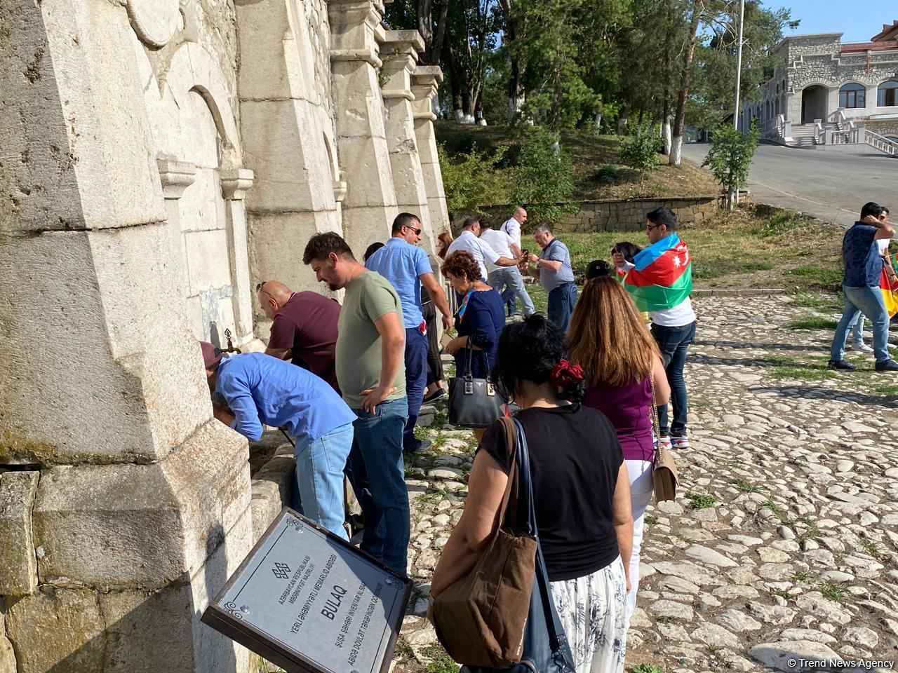 Azerbaijanis living abroad arrive in Shusha (PHOTO)