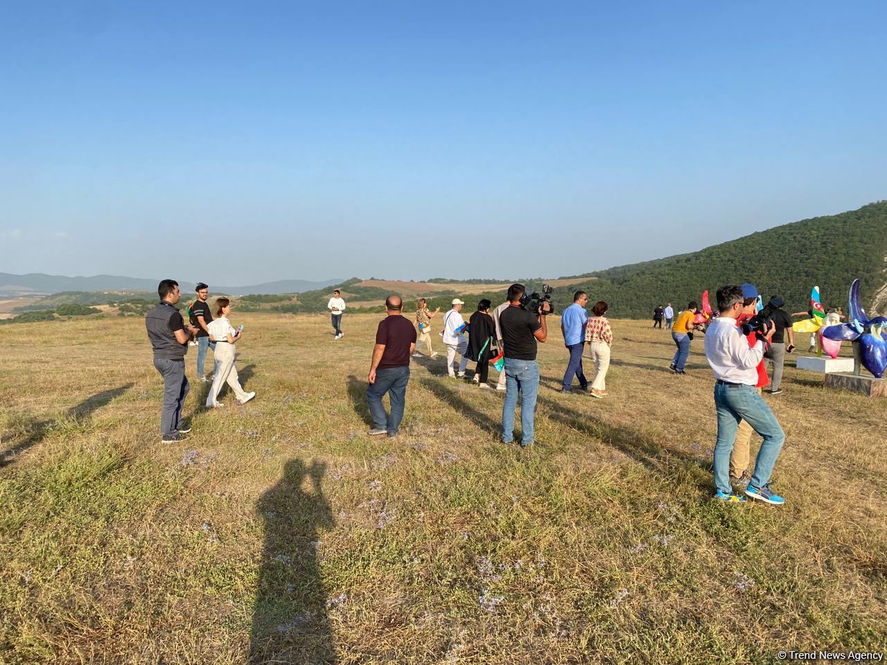 Azerbaijanis living abroad arrive in Shusha (PHOTO)