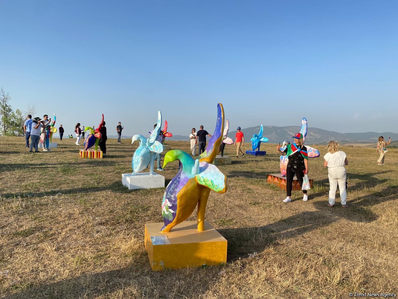 Azerbaijanis living abroad arrive in Shusha (PHOTO)