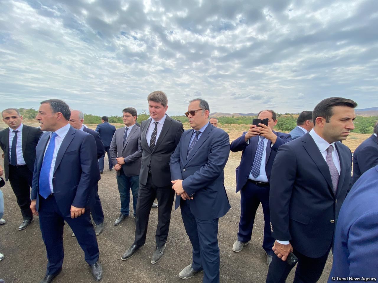Azerbaijani working groups view progress on Victory Road in Fuzuli (PHOTO)