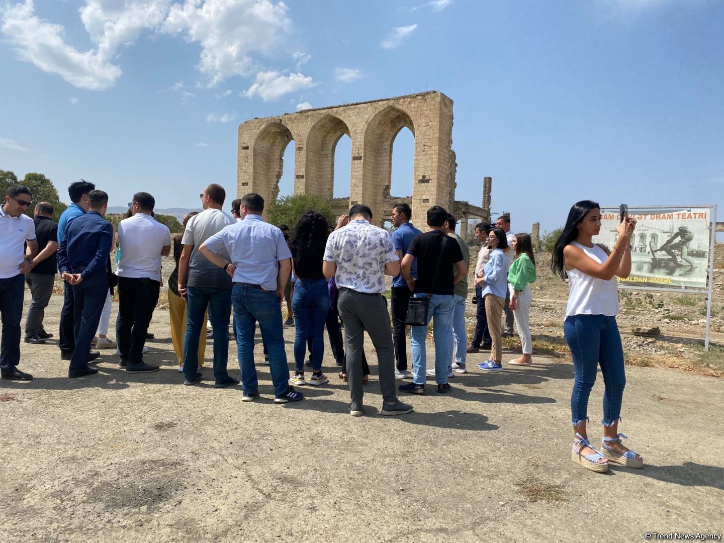 Delegation of volunteer organizations embark on visit to Azerbaijan’s Aghdam