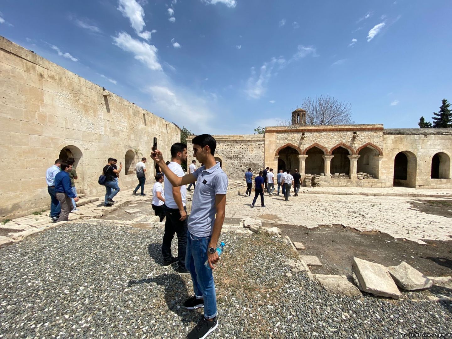 Delegation of volunteer organizations embark on visit to Azerbaijan’s Aghdam