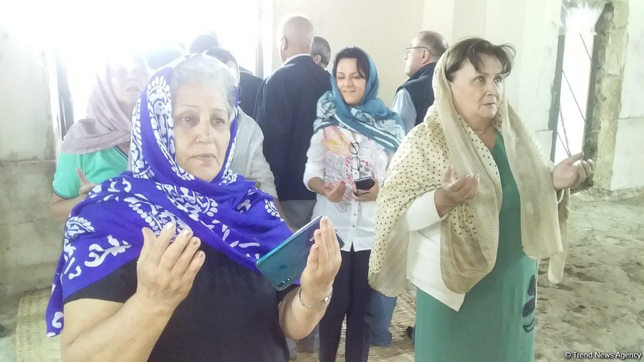 Residents of Azerbaijan’s liberated Aghdam district visit Aghdam Juma Mosque (PHOTO)