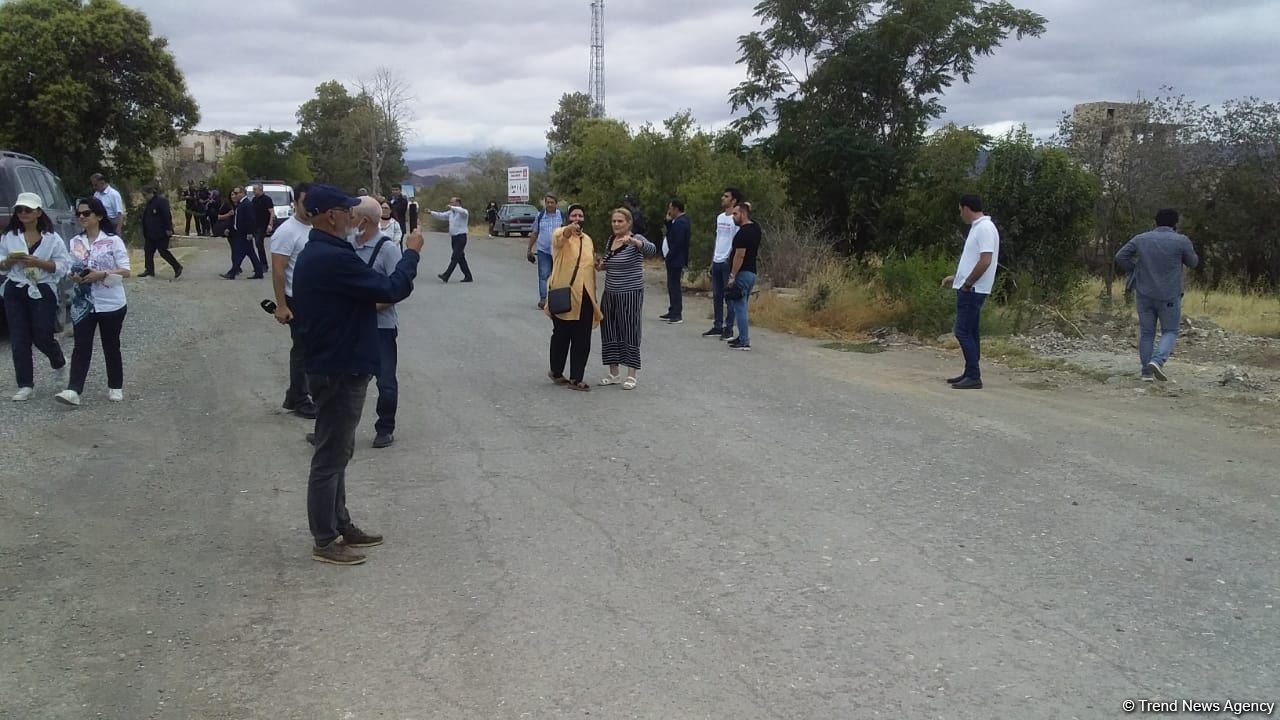 Residents of Azerbaijan’s liberated Aghdam district visit Aghdam Juma Mosque (PHOTO)
