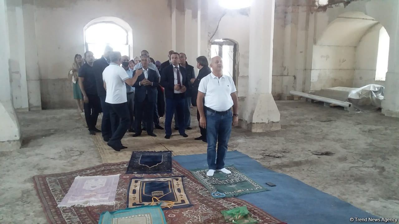 Residents of Azerbaijan’s liberated Aghdam district visit Aghdam Juma Mosque (PHOTO)