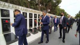 Economy, trade ministers from Turkic Council states visit Martyrs' Alley in Baku (PHOTO)