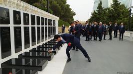 Economy, trade ministers from Turkic Council states visit Martyrs' Alley in Baku (PHOTO)