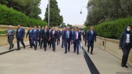 Economy, trade ministers from Turkic Council states visit Martyrs' Alley in Baku (PHOTO)