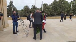 Economy, trade ministers from Turkic Council states visit Martyrs' Alley in Baku (PHOTO)