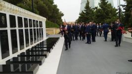 Economy, trade ministers from Turkic Council states visit Martyrs' Alley in Baku (PHOTO)