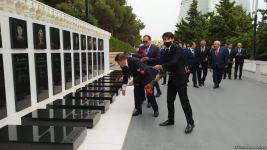 Economy, trade ministers from Turkic Council states visit Martyrs' Alley in Baku (PHOTO)