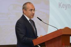 Azerbaijan's Minister of Economy talks recent business support applications (PHOTO)