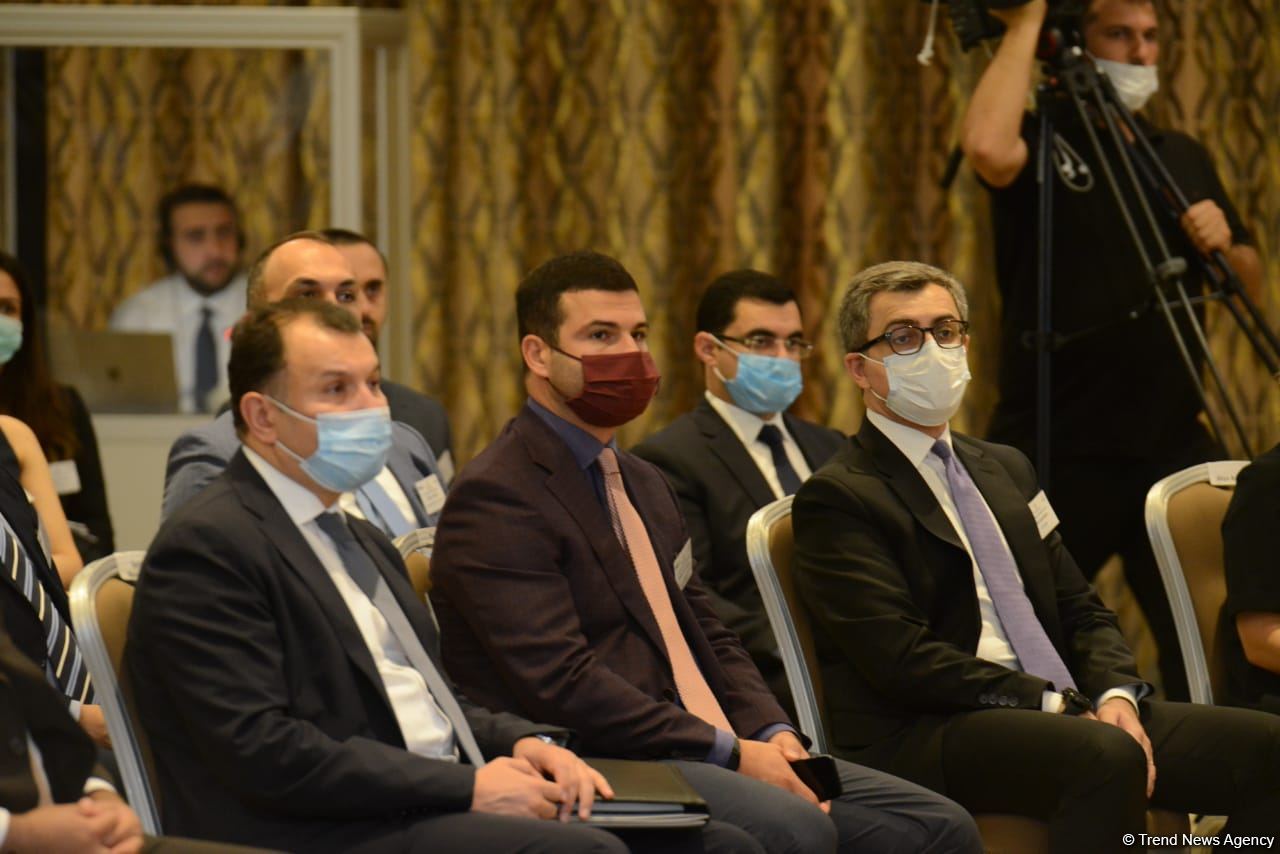 Azerbaijan's Minister of Economy talks recent business support applications (PHOTO)